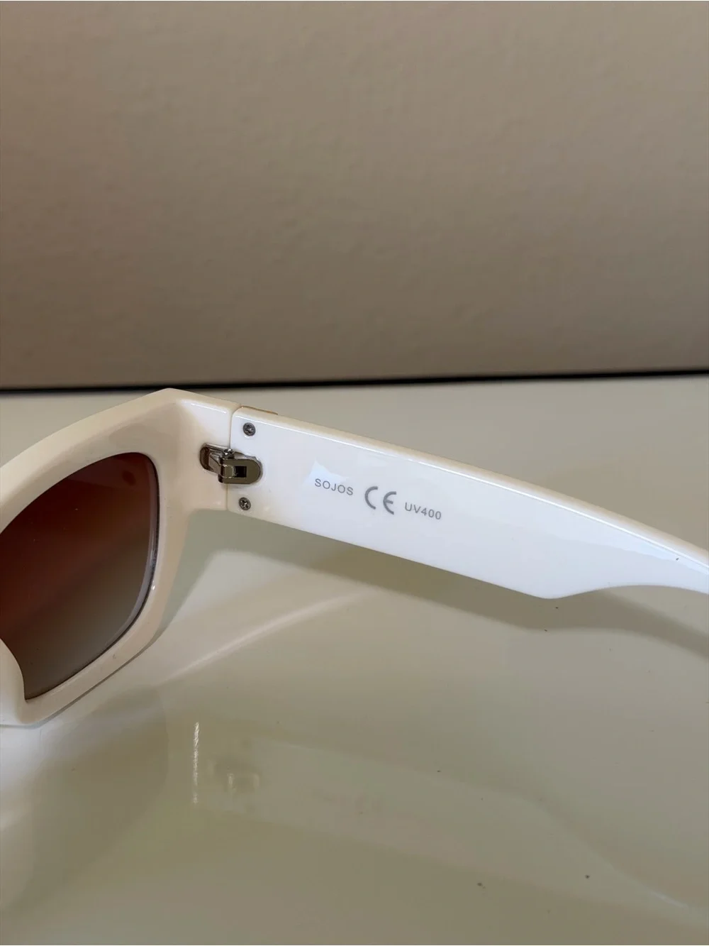 Sojos White Frame Sunglasses with Brown Gradient Lenses